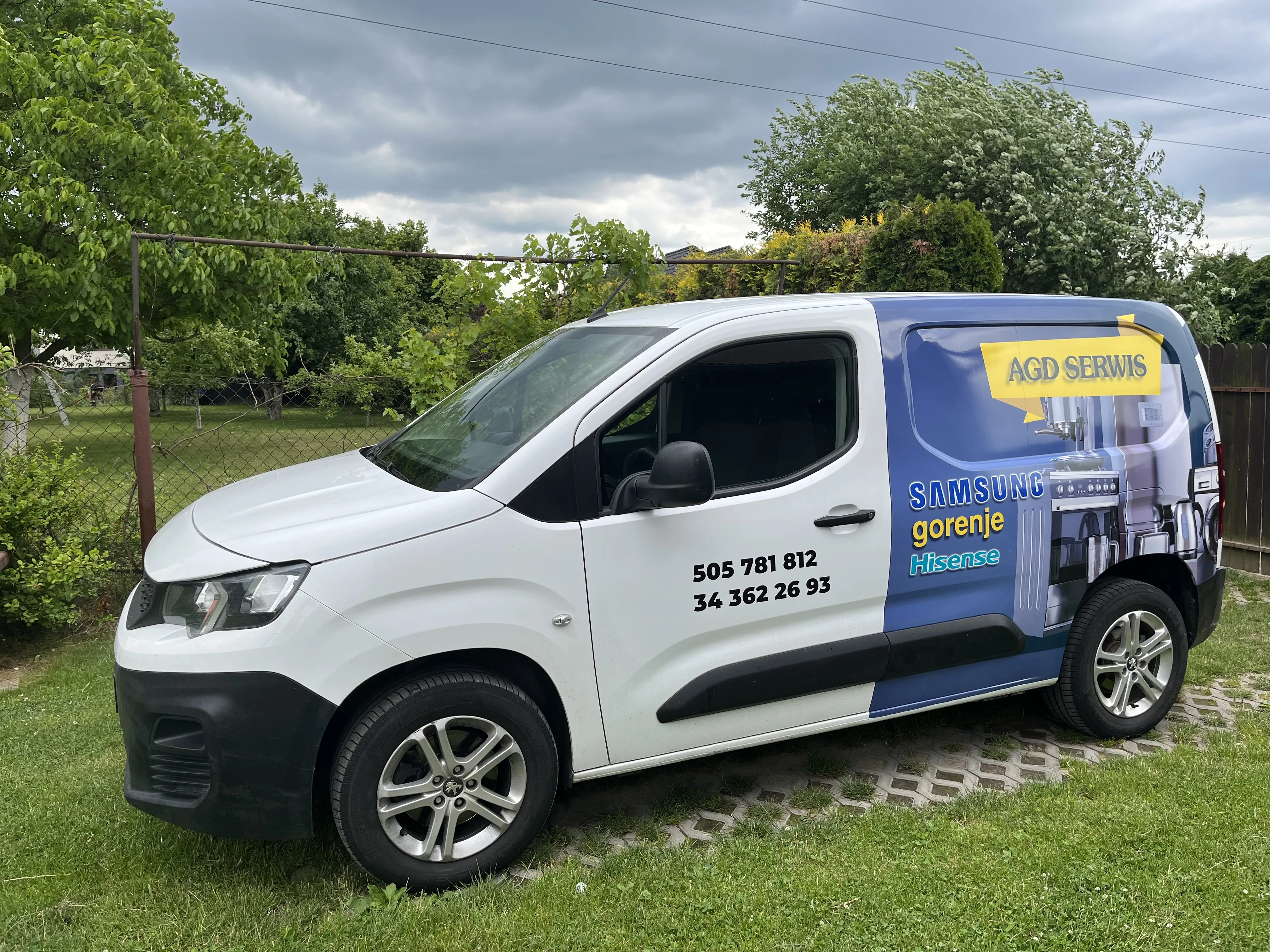 Zaplecze techniczne i stanowisko napraw